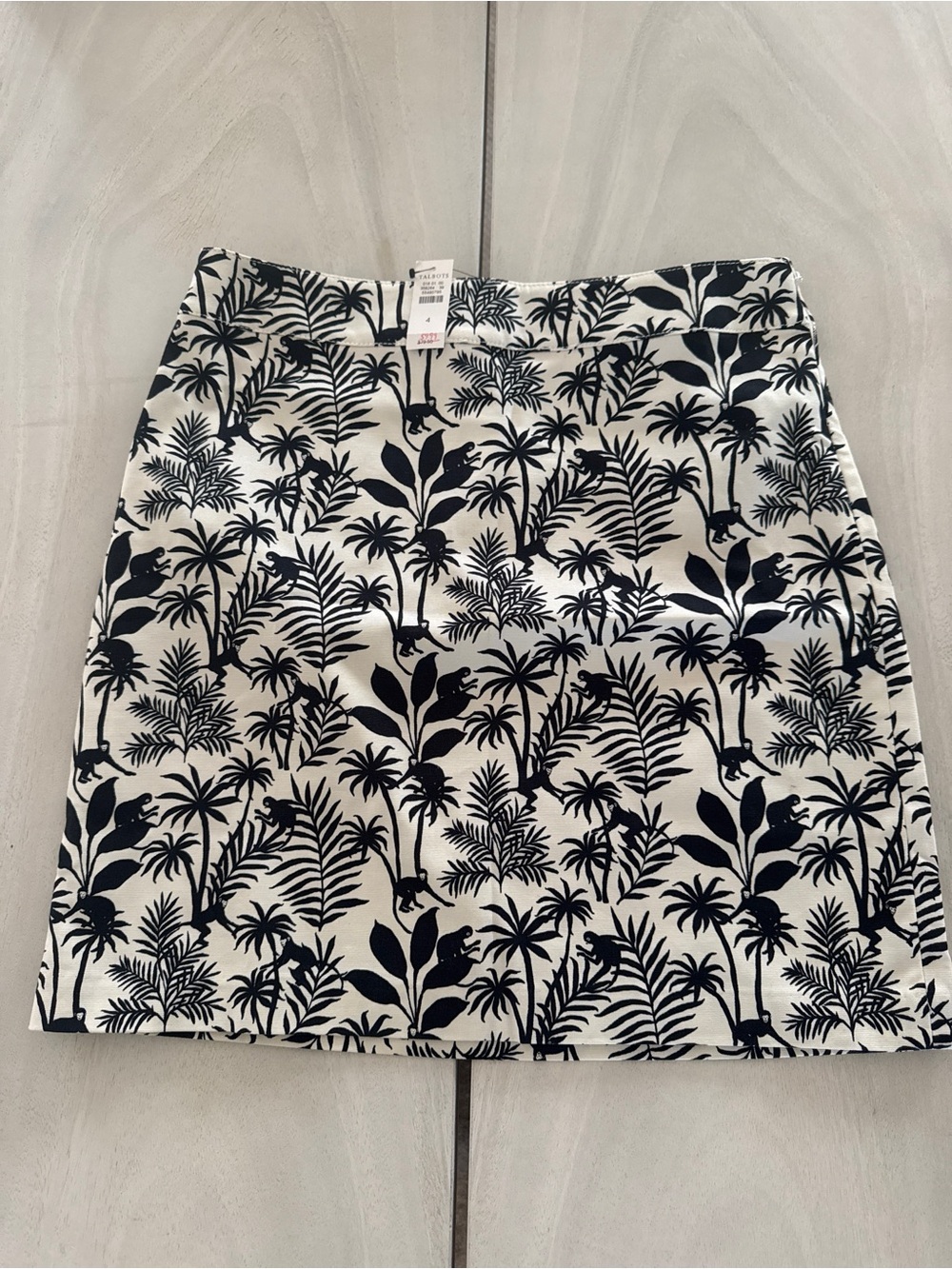 Talbots Women’s Black & White Botanical Print Skirt
